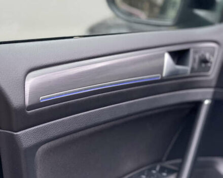 Черный Фольксваген e-Golf, объемом двигателя 0 л и пробегом 99 тыс. км за 13700 $, фото 71 на Automoto.ua