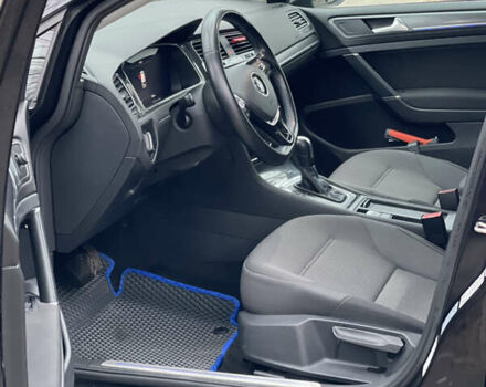 Черный Фольксваген e-Golf, объемом двигателя 0 л и пробегом 99 тыс. км за 13700 $, фото 73 на Automoto.ua