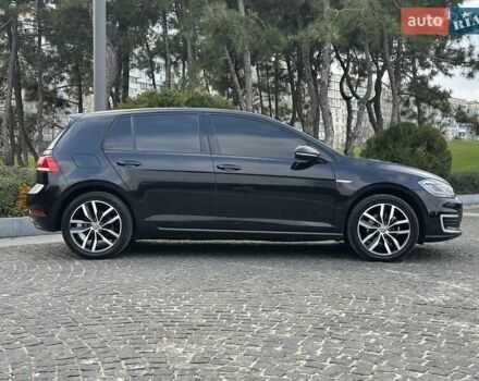 Черный Фольксваген e-Golf, объемом двигателя 0 л и пробегом 64 тыс. км за 16000 $, фото 5 на Automoto.ua