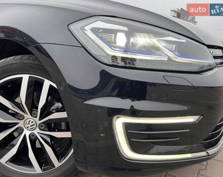 Черный Фольксваген e-Golf, объемом двигателя 0 л и пробегом 135 тыс. км за 14600 $, фото 9 на Automoto.ua