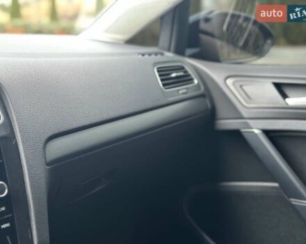 Черный Фольксваген e-Golf, объемом двигателя 0 л и пробегом 64 тыс. км за 16000 $, фото 21 на Automoto.ua