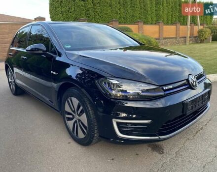 Черный Фольксваген e-Golf, объемом двигателя 0 л и пробегом 49 тыс. км за 15800 $, фото 2 на Automoto.ua
