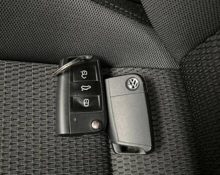 Черный Фольксваген e-Golf, объемом двигателя 0 л и пробегом 135 тыс. км за 14600 $, фото 25 на Automoto.ua