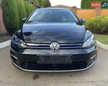 Черный Фольксваген e-Golf, объемом двигателя 0 л и пробегом 49 тыс. км за 15800 $, фото 1 на Automoto.ua