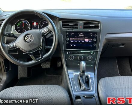 Чорний Фольксваген e-Golf, об'ємом двигуна 100 л та пробігом 91 тис. км за 11800 $, фото 9 на Automoto.ua