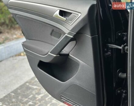 Черный Фольксваген e-Golf, объемом двигателя 0 л и пробегом 64 тыс. км за 16000 $, фото 17 на Automoto.ua