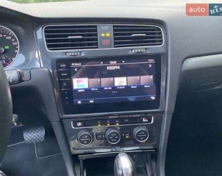 Черный Фольксваген e-Golf, объемом двигателя 0 л и пробегом 49 тыс. км за 15800 $, фото 14 на Automoto.ua