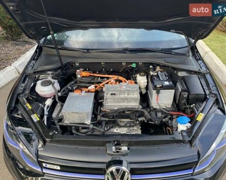 Черный Фольксваген e-Golf, объемом двигателя 0 л и пробегом 49 тыс. км за 15800 $, фото 9 на Automoto.ua