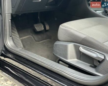 Черный Фольксваген e-Golf, объемом двигателя 0 л и пробегом 64 тыс. км за 16000 $, фото 18 на Automoto.ua