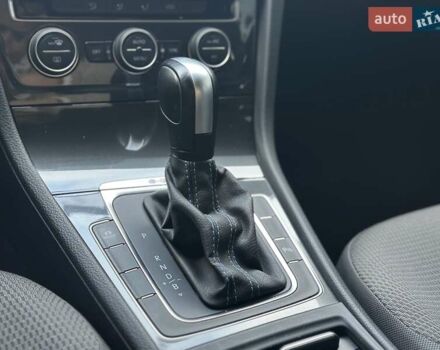 Черный Фольксваген e-Golf, объемом двигателя 0 л и пробегом 64 тыс. км за 16000 $, фото 13 на Automoto.ua