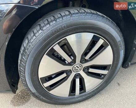 Черный Фольксваген e-Golf, объемом двигателя 0 л и пробегом 49 тыс. км за 15800 $, фото 20 на Automoto.ua