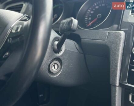 Черный Фольксваген e-Golf, объемом двигателя 0 л и пробегом 64 тыс. км за 16000 $, фото 33 на Automoto.ua