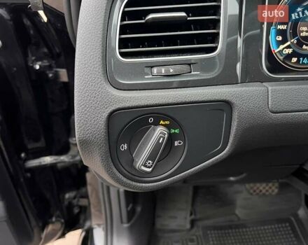 Черный Фольксваген e-Golf, объемом двигателя 0 л и пробегом 135 тыс. км за 14600 $, фото 11 на Automoto.ua