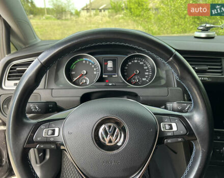 Черный Фольксваген e-Golf, объемом двигателя 0 л и пробегом 82 тыс. км за 15500 $, фото 8 на Automoto.ua