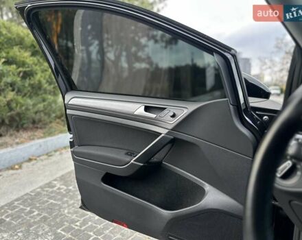 Черный Фольксваген e-Golf, объемом двигателя 0 л и пробегом 64 тыс. км за 16000 $, фото 24 на Automoto.ua