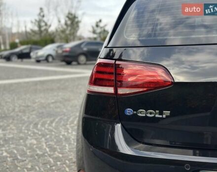 Черный Фольксваген e-Golf, объемом двигателя 0 л и пробегом 64 тыс. км за 16000 $, фото 2 на Automoto.ua