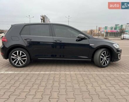 Черный Фольксваген e-Golf, объемом двигателя 0 л и пробегом 135 тыс. км за 14600 $, фото 5 на Automoto.ua