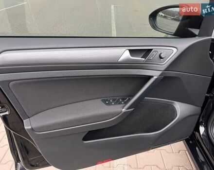 Черный Фольксваген e-Golf, объемом двигателя 0 л и пробегом 135 тыс. км за 14600 $, фото 14 на Automoto.ua