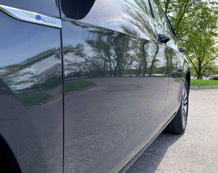 Черный Фольксваген e-Golf, объемом двигателя 0 л и пробегом 46 тыс. км за 16700 $, фото 8 на Automoto.ua