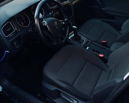 Черный Фольксваген e-Golf, объемом двигателя 0 л и пробегом 59 тыс. км за 13500 $, фото 13 на Automoto.ua