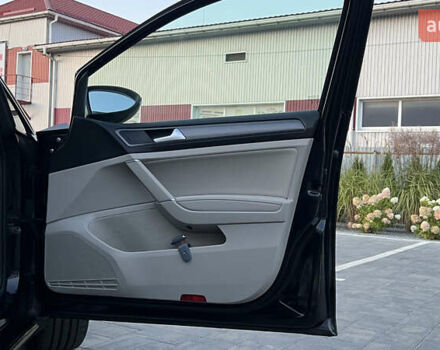 Чорний Фольксваген e-Golf, об'ємом двигуна 0 л та пробігом 82 тис. км за 14400 $, фото 58 на Automoto.ua
