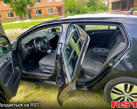 Чорний Фольксваген e-Golf, об'ємом двигуна 0 л та пробігом 62 тис. км за 15200 $, фото 8 на Automoto.ua