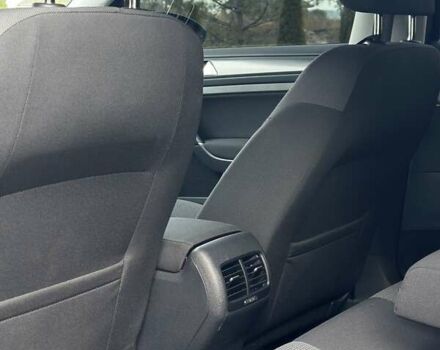 Черный Фольксваген e-Golf, объемом двигателя 0 л и пробегом 64 тыс. км за 16000 $, фото 11 на Automoto.ua