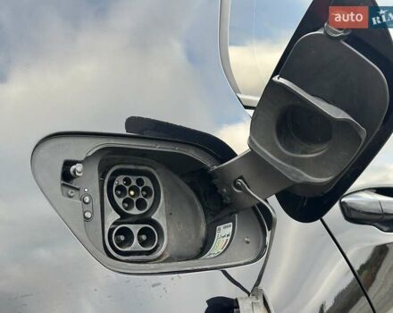 Черный Фольксваген e-Golf, объемом двигателя 0 л и пробегом 64 тыс. км за 16000 $, фото 28 на Automoto.ua