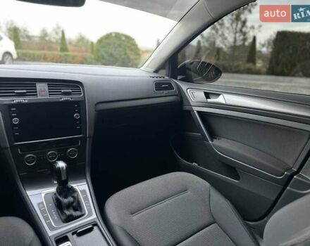 Черный Фольксваген e-Golf, объемом двигателя 0 л и пробегом 64 тыс. км за 16000 $, фото 12 на Automoto.ua