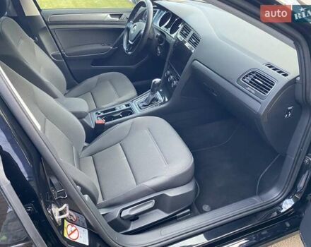Черный Фольксваген e-Golf, объемом двигателя 0 л и пробегом 49 тыс. км за 15800 $, фото 25 на Automoto.ua