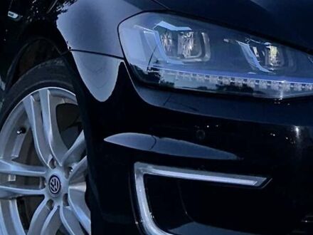 Черный Фольксваген e-Golf, объемом двигателя 0 л и пробегом 152 тыс. км за 10900 $, фото 1 на Automoto.ua