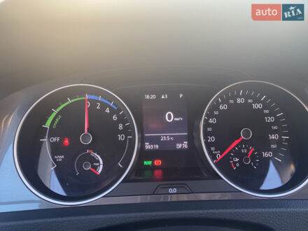 Черный Фольксваген e-Golf, объемом двигателя 0 л и пробегом 103 тыс. км за 10500 $, фото 1 на Automoto.ua