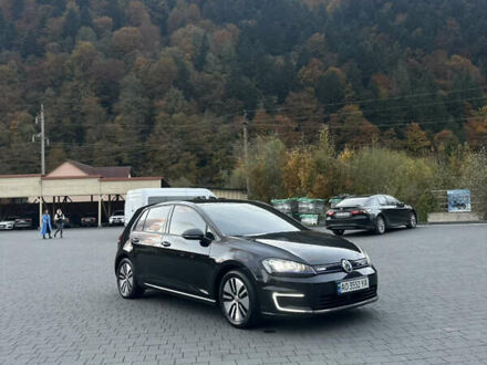Черный Фольксваген e-Golf, объемом двигателя 0 л и пробегом 133 тыс. км за 9799 $, фото 1 на Automoto.ua