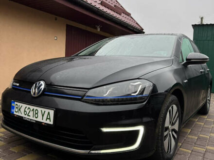 Черный Фольксваген e-Golf, объемом двигателя 0 л и пробегом 136 тыс. км за 8300 $, фото 1 на Automoto.ua