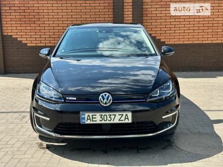 Черный Фольксваген e-Golf, объемом двигателя 0 л и пробегом 85 тыс. км за 12000 $, фото 1 на Automoto.ua