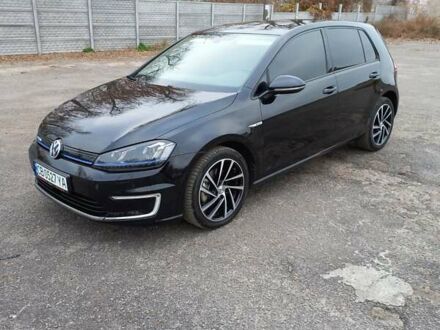 Черный Фольксваген e-Golf, объемом двигателя 0 л и пробегом 115 тыс. км за 10000 $, фото 1 на Automoto.ua