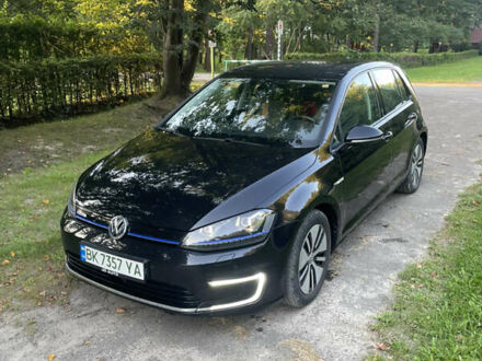 Черный Фольксваген e-Golf, объемом двигателя 0 л и пробегом 141 тыс. км за 8750 $, фото 1 на Automoto.ua