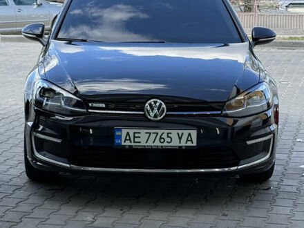 Черный Фольксваген e-Golf, объемом двигателя 0 л и пробегом 147 тыс. км за 14000 $, фото 1 на Automoto.ua