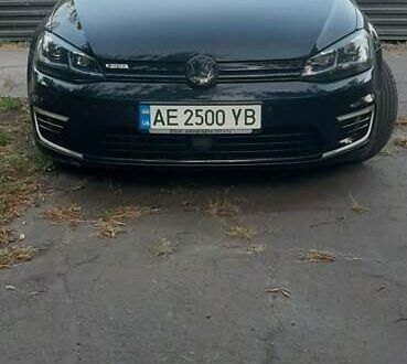 Черный Фольксваген e-Golf, объемом двигателя 0 л и пробегом 166 тыс. км за 12700 $, фото 1 на Automoto.ua