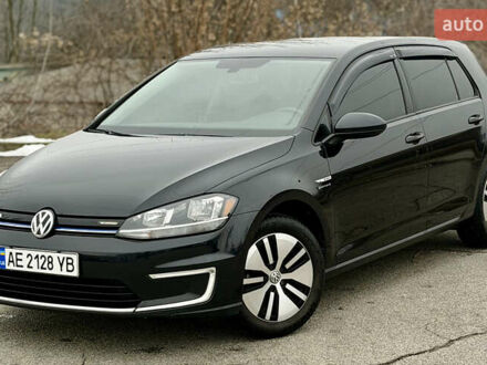 Черный Фольксваген e-Golf, объемом двигателя 0 л и пробегом 135 тыс. км за 11900 $, фото 1 на Automoto.ua