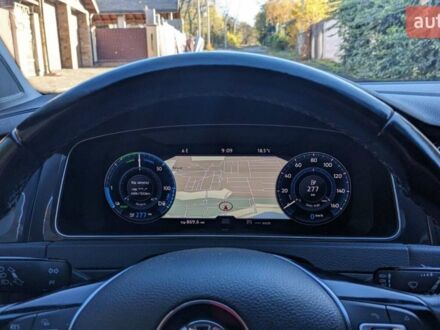 Черный Фольксваген e-Golf, объемом двигателя 0 л и пробегом 125 тыс. км за 16200 $, фото 1 на Automoto.ua