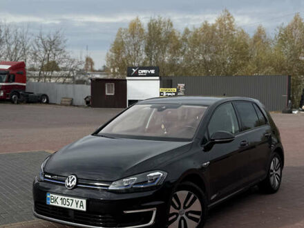 Черный Фольксваген e-Golf, объемом двигателя 0 л и пробегом 142 тыс. км за 13500 $, фото 1 на Automoto.ua