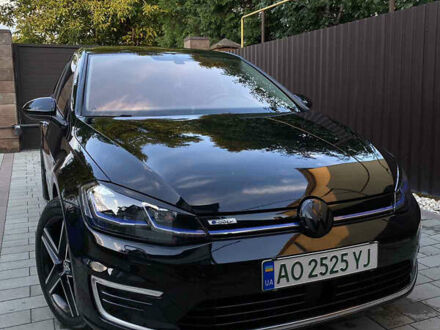 Черный Фольксваген e-Golf, объемом двигателя 0 л и пробегом 94 тыс. км за 16000 $, фото 1 на Automoto.ua