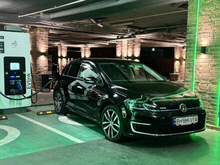 Фольксваген e-Golf 2019 в Одессе на Automoto.ua Черный Фольксваген e-Golf, объемом двигателя 0 л и пробегом 99 тыс. км за 13700 $, фото 1 на Automoto.ua