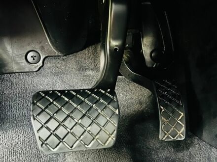 Черный Фольксваген e-Golf, объемом двигателя 0 л и пробегом 177 тыс. км за 14500 $, фото 1 на Automoto.ua