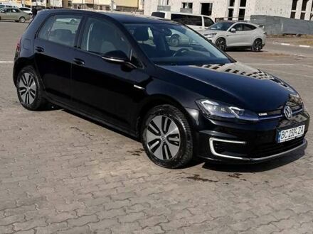 Черный Фольксваген e-Golf, объемом двигателя 0 л и пробегом 80 тыс. км за 16500 $, фото 1 на Automoto.ua