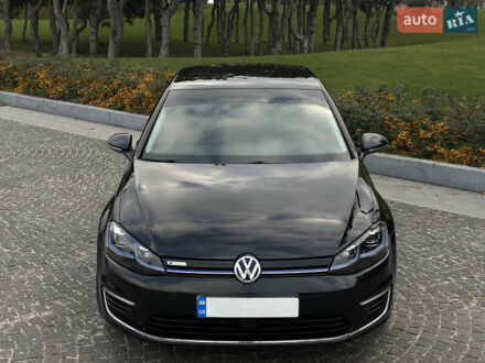 Черный Фольксваген e-Golf, объемом двигателя 0 л и пробегом 64 тыс. км за 16000 $, фото 1 на Automoto.ua