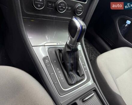 Коричневый Фольксваген e-Golf, объемом двигателя 0 л и пробегом 124 тыс. км за 9400 $, фото 12 на Automoto.ua