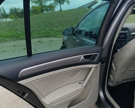 Коричневый Фольксваген e-Golf, объемом двигателя 0 л и пробегом 150 тыс. км за 9700 $, фото 17 на Automoto.ua