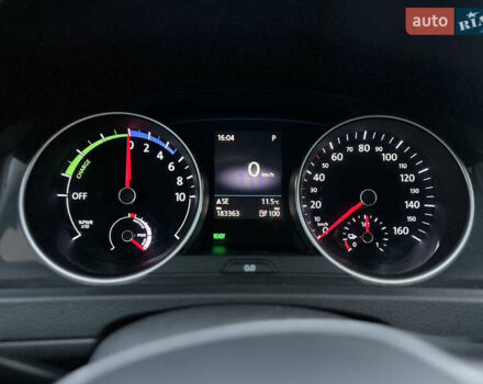 Красный Фольксваген e-Golf, объемом двигателя 0 л и пробегом 183 тыс. км за 11300 $, фото 24 на Automoto.ua